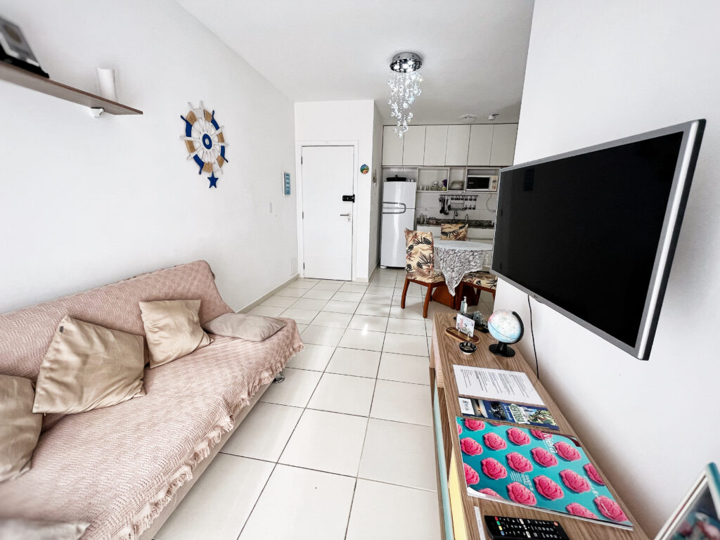 Foto da confortável sala de estar