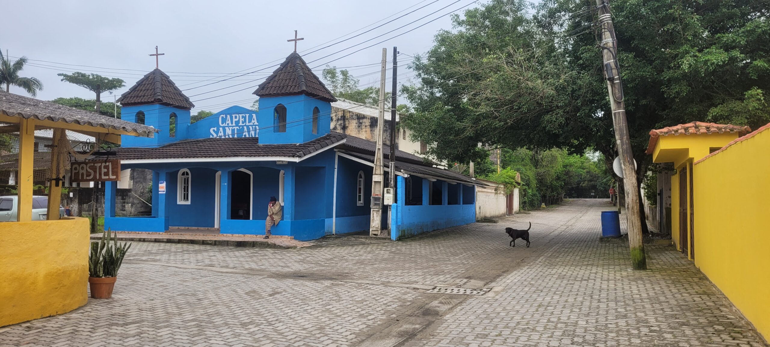 encosta rochosa na região Atlântica

A tranquilidade da Vila do Canto do Itaguá